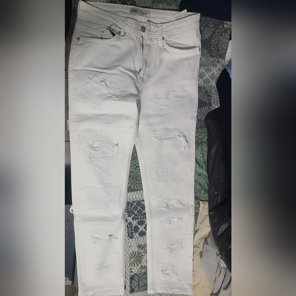 Zara Off-White Ripped Jeans